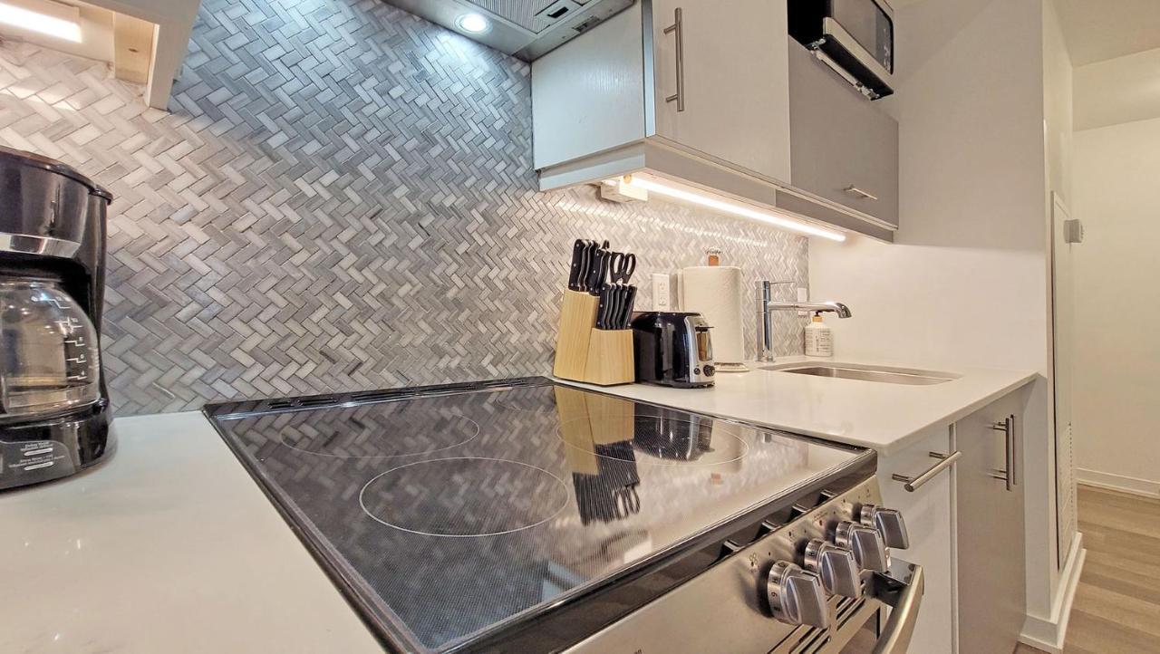 Lovely 3 Bedrooms In University Of 토론토 외부 사진