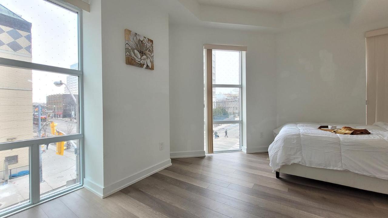 Lovely 3 Bedrooms In University Of 토론토 외부 사진