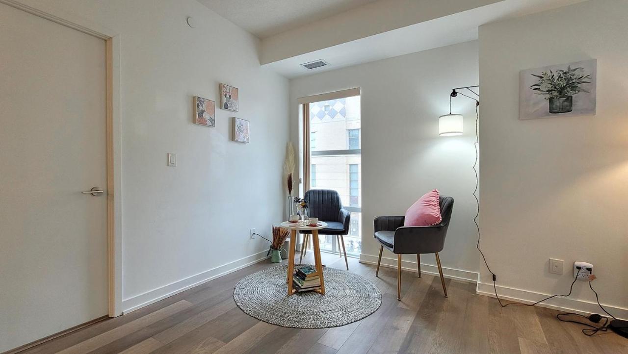 Lovely 3 Bedrooms In University Of 토론토 외부 사진