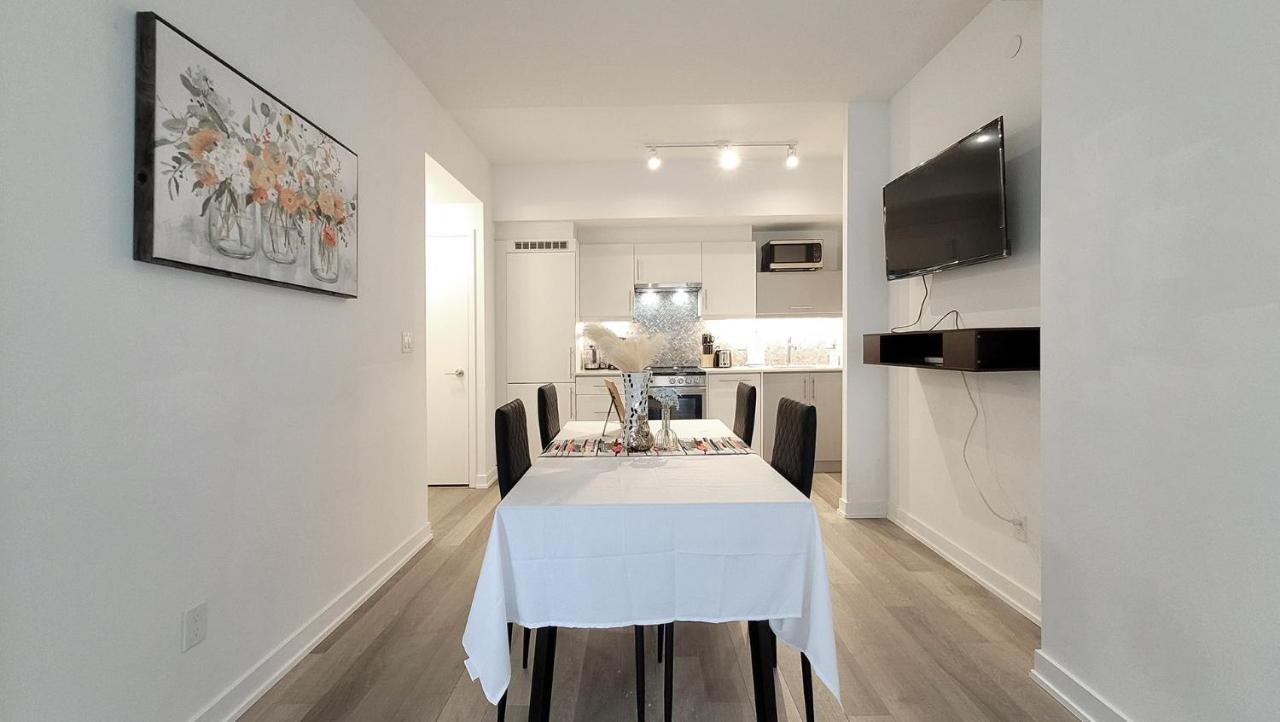 Lovely 3 Bedrooms In University Of 토론토 외부 사진