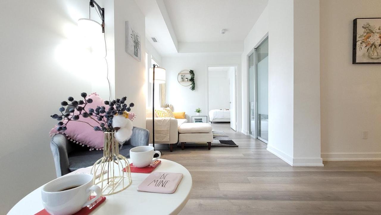 Lovely 3 Bedrooms In University Of 토론토 외부 사진