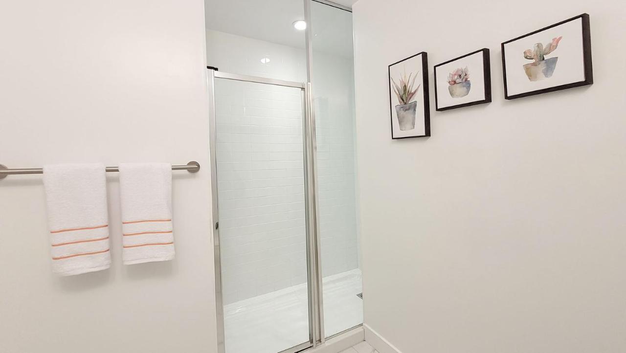 Lovely 3 Bedrooms In University Of 토론토 외부 사진