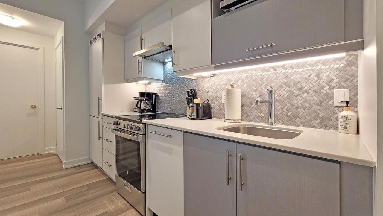 Lovely 3 Bedrooms In University Of 토론토 외부 사진