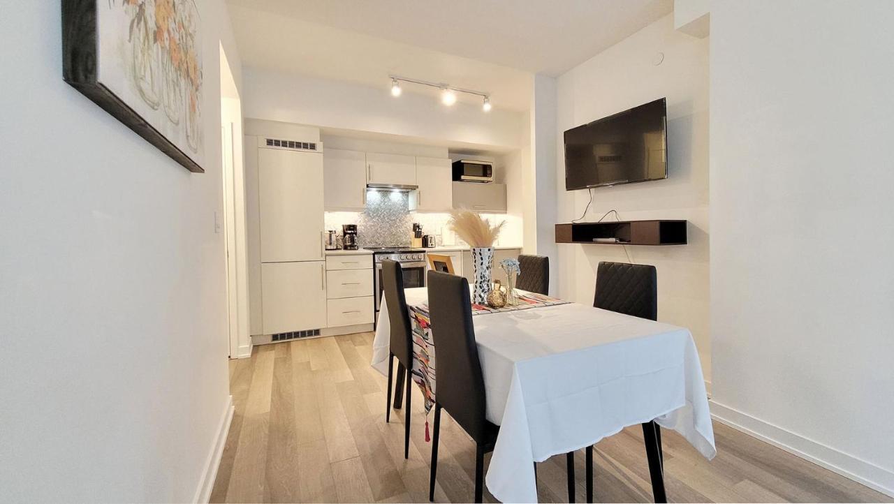 Lovely 3 Bedrooms In University Of 토론토 외부 사진
