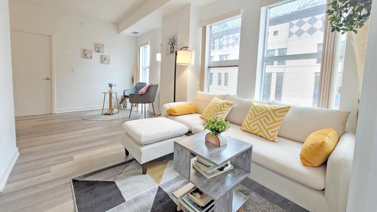 Lovely 3 Bedrooms In University Of 토론토 외부 사진