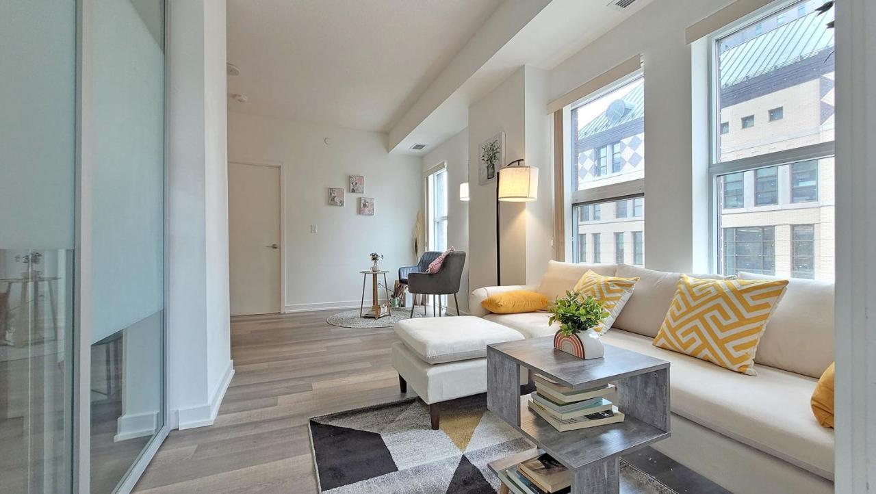 Lovely 3 Bedrooms In University Of 토론토 외부 사진