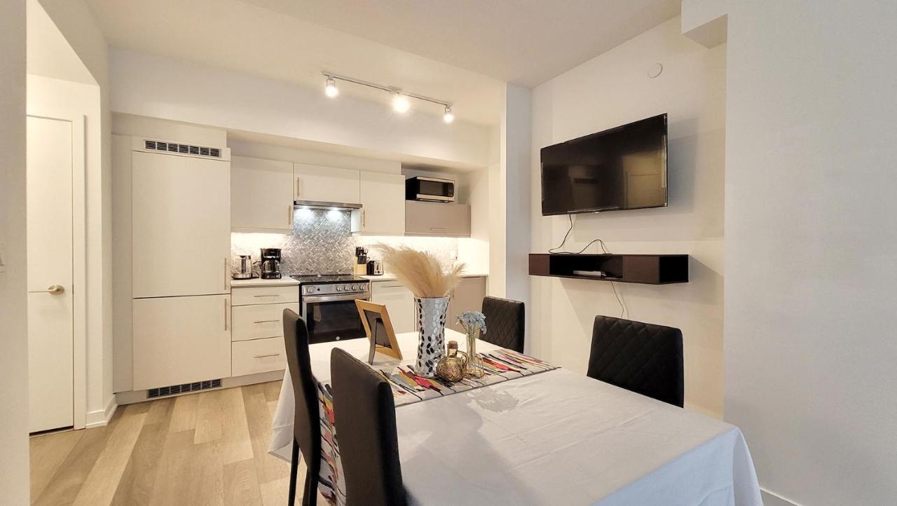Lovely 3 Bedrooms In University Of 토론토 외부 사진