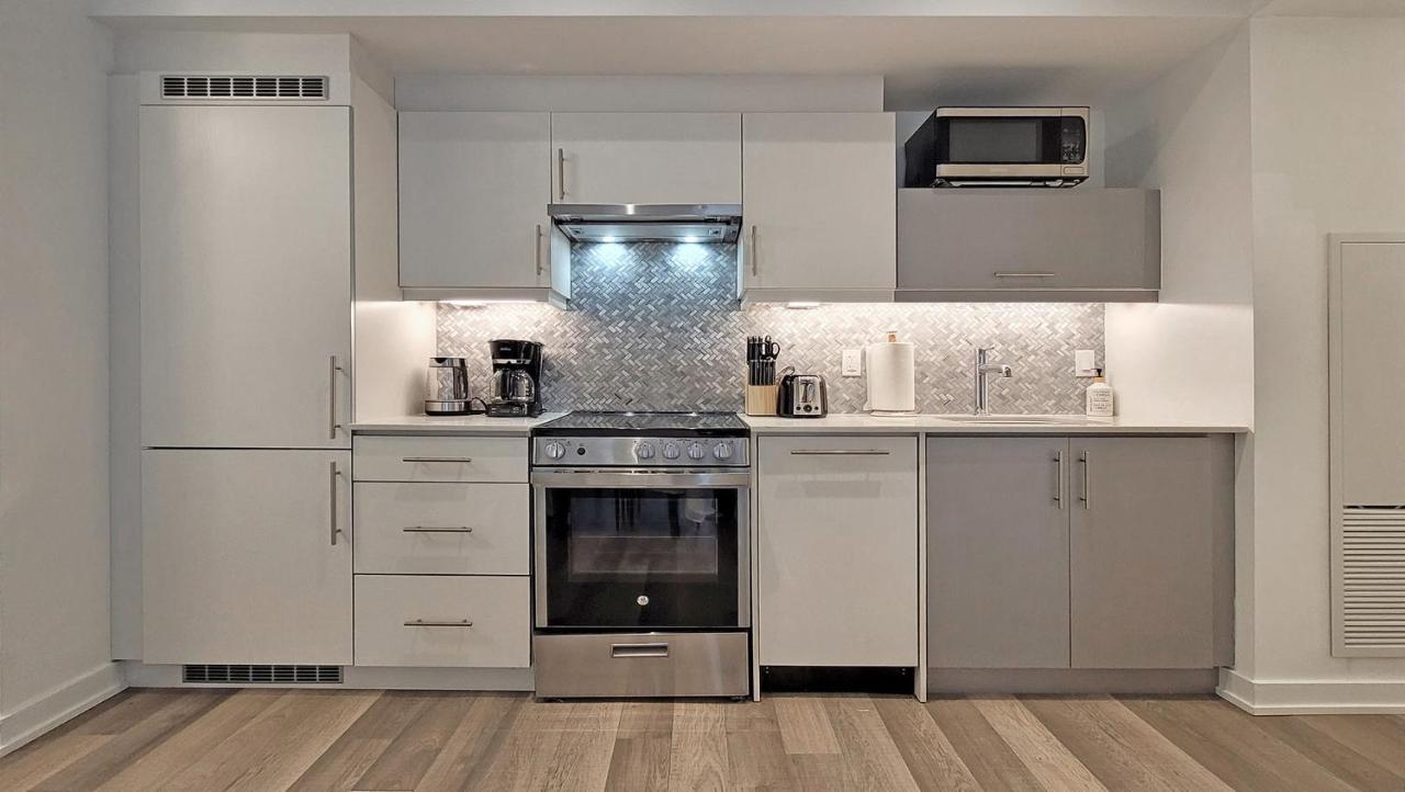Lovely 3 Bedrooms In University Of 토론토 외부 사진
