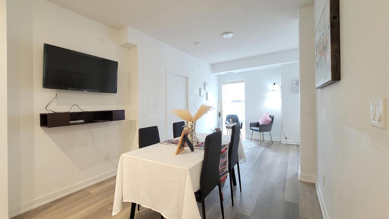 Lovely 3 Bedrooms In University Of 토론토 외부 사진