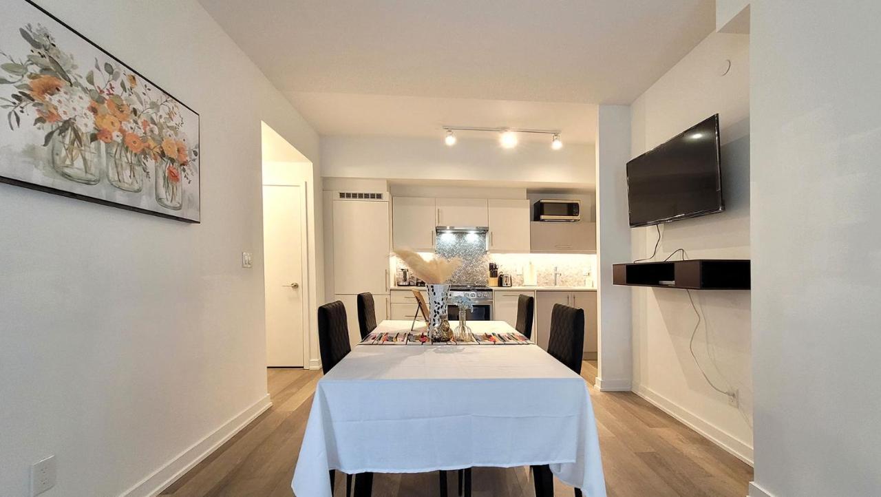 Lovely 3 Bedrooms In University Of 토론토 외부 사진