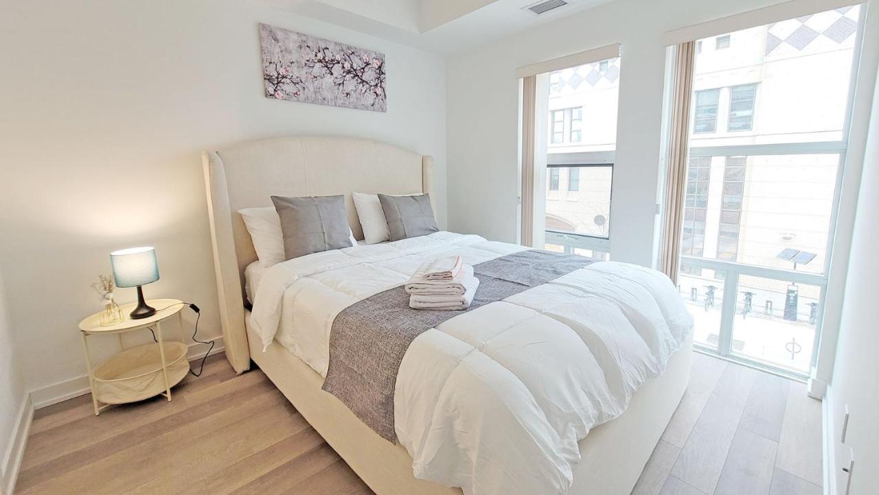 Lovely 3 Bedrooms In University Of 토론토 외부 사진