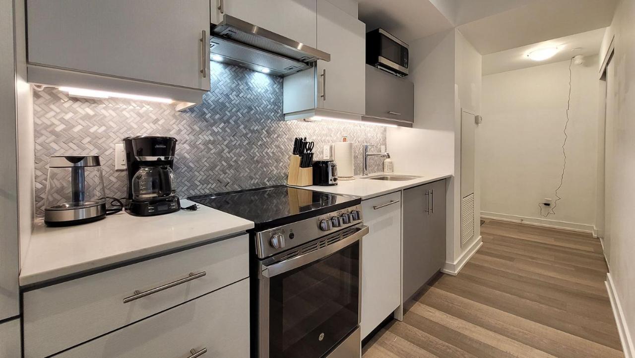 Lovely 3 Bedrooms In University Of 토론토 외부 사진