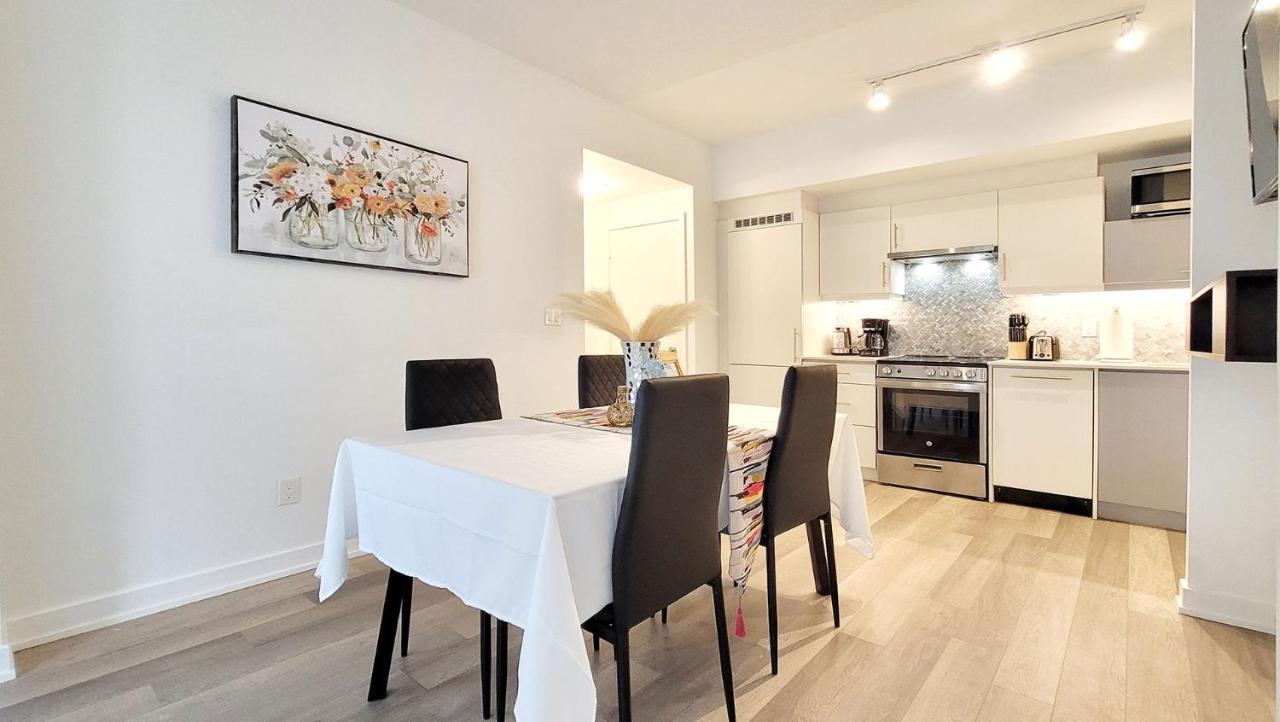 Lovely 3 Bedrooms In University Of 토론토 외부 사진
